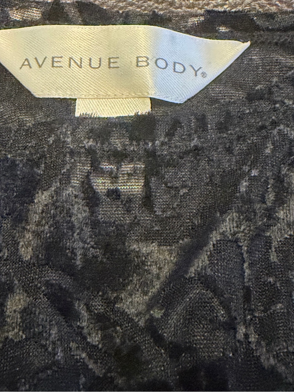 Avenue Body Men's V-Neck Charcoal Gray Patterned Sweater